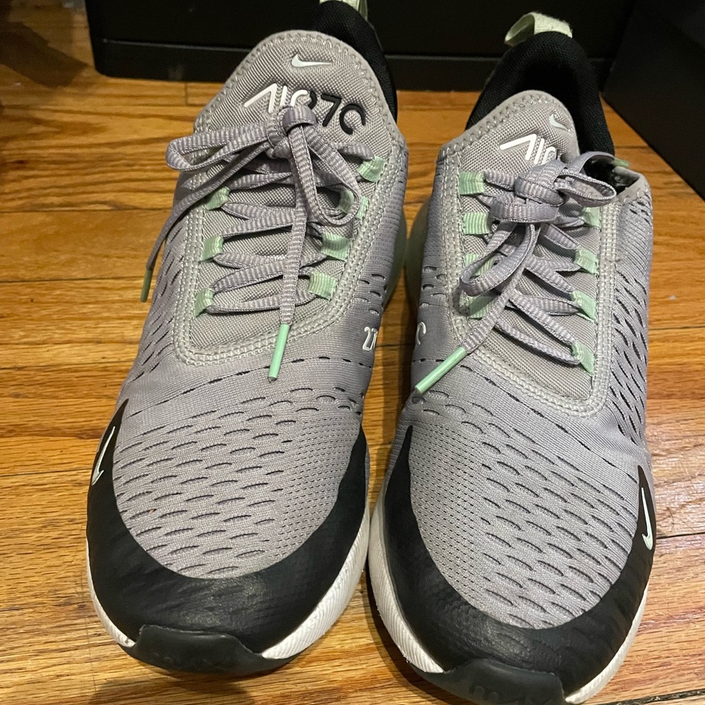 Nike Air Max 270 mens size 8